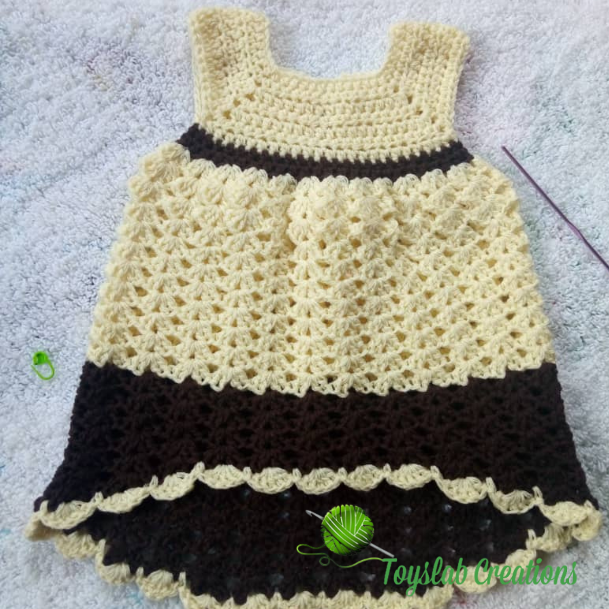 Free knitting pattern for baby dress | Knitting patterns for beginners