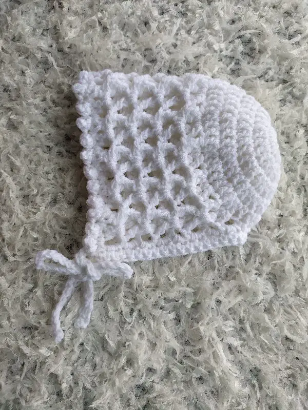 crochet textured bonnet