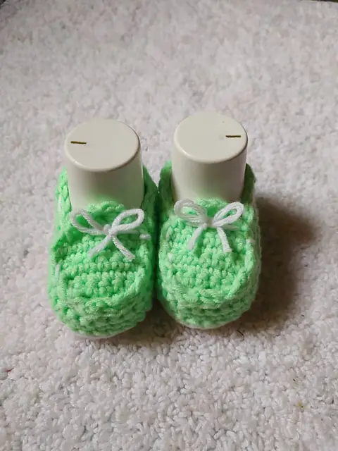 crochet baby moccasin