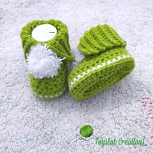 Crochet cuffed baby booties | toyslab creations