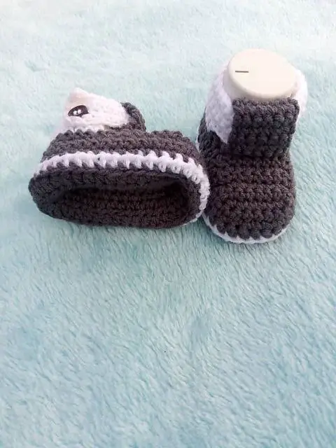 crochet baby booties worked flat