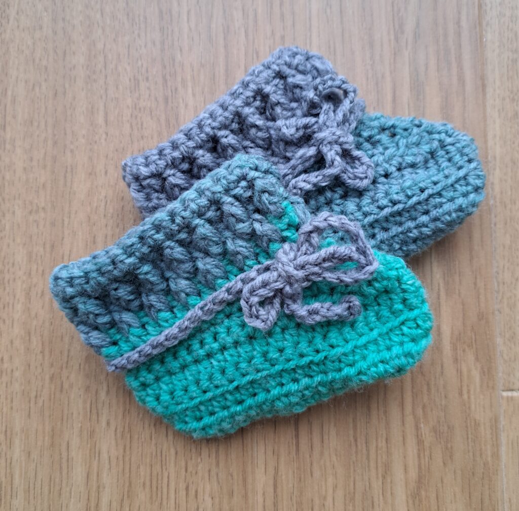 crochet baby booties pattern