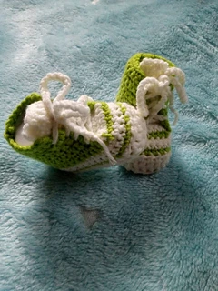 easy crochet baby sneakers