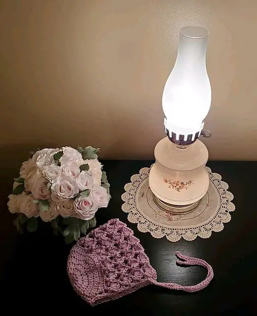 easy crochet lacy bonnetss