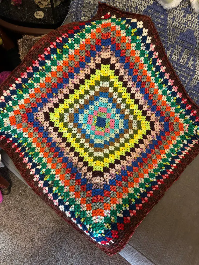 Simple granny square blanket free pattern