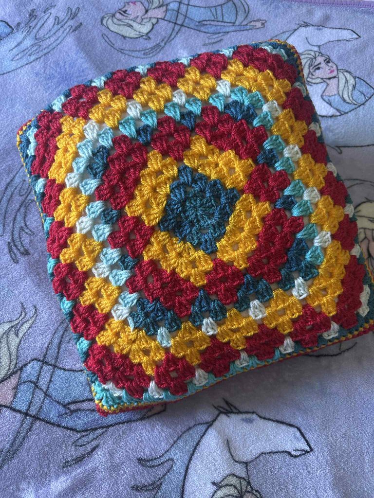 easy crochet granny square pillow