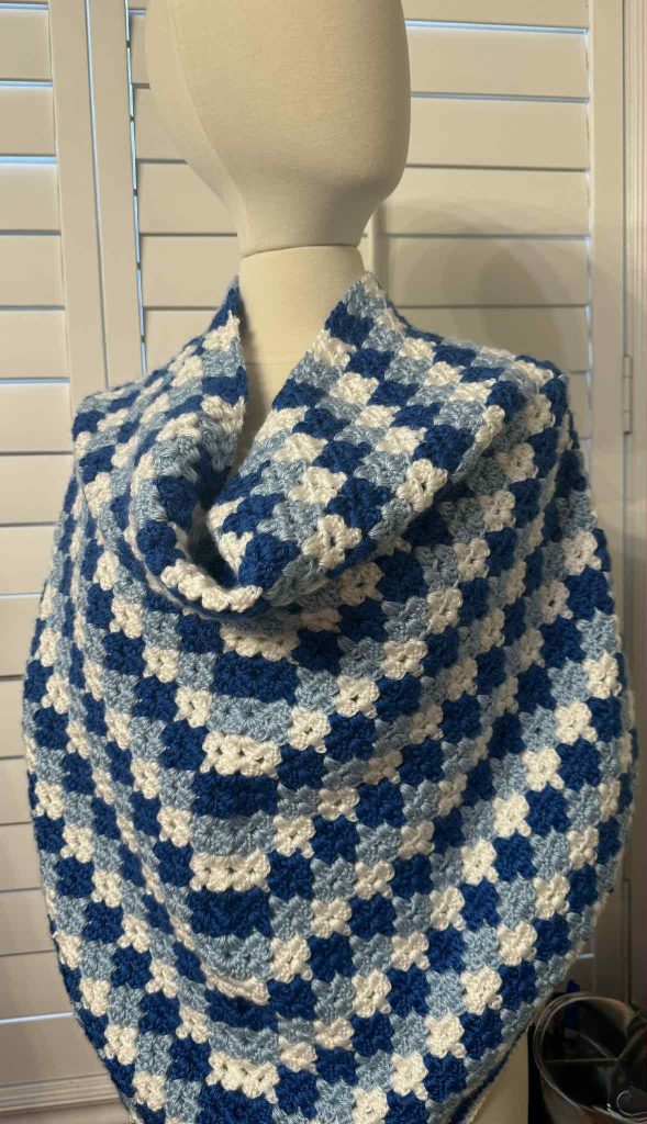 Easy Granny Triangle Shawl free crochet pattern
