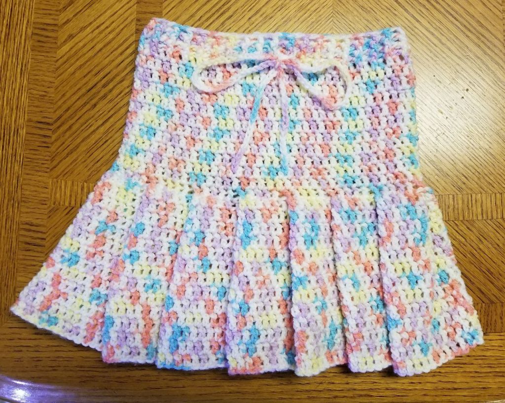 easy pleated crochet baby skirt